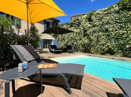 Chambres B&B dans Authentique Mas de Village avec Piscine，位于罗宾鲁伯龙的酒店