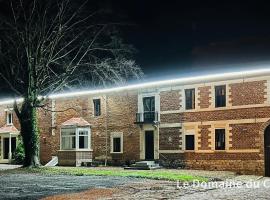 Le Domaine du Castel，位于Saulzoir的酒店