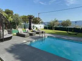 Zoza Luxury villa isthmia by the sea with private pool