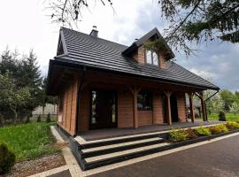 Domek całoroczny Borzy-chatka nad Liwcem，位于Borzychy的酒店