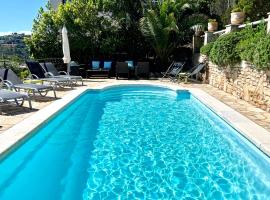 Casa con piscina privada y vistas al mar cerca de Sa Riera，位于巴古尔的酒店