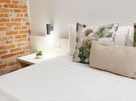 Simona Rooms，位于波尔托坎诺内的酒店