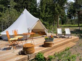 Pädaste Aerga Sunset Glamping，位于帕达斯特的豪华帐篷营地