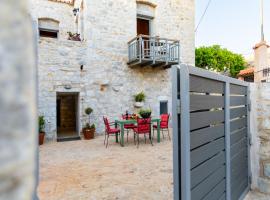 Stenorougi Charias，位于Khariá的酒店