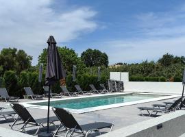 TOPAZ three，位于希维利的酒店