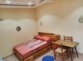 first immo Hôtel，位于洛美的酒店