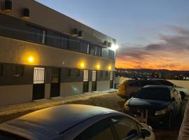 Loft BR 282 próximo ao shopping com Ar-condicionado，位于拉热斯的度假屋