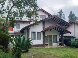 Chrysant Huis Villa Istana Bunga