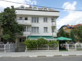 尼科酒店，位于萨莫科夫的酒店