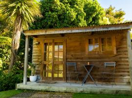 Morepork Gully cabin，位于汉密尔顿的酒店