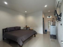 พิเศษรีสอร์ท อุตรดิตถ์ Piset Resort，位于Ban Ko Mamuang的住宿