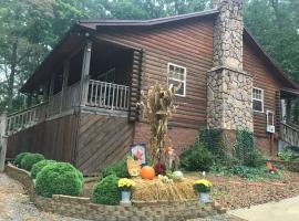 TN State Parks Open! Hikes, Waterfalls, Firepits!，位于Spencer的酒店