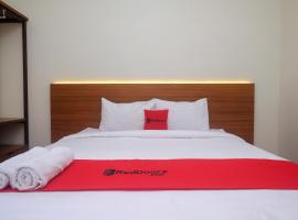 RedDoorz @ Gentan Raya，位于Lawean的酒店