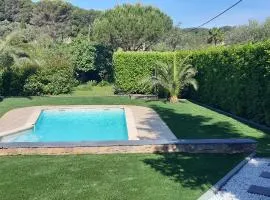 Meublé 2P 40 m2 dans villa avec piscine à Vallauris, 4 km de la mer