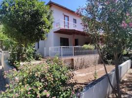 Dikili Bademli müstakil villa Yazcenneti sitesi，位于迪基利的酒店