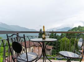 Bronson Home Ampio appartamento con vista panoramica，位于Zogno的酒店
