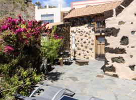 Home2Book Stunning Rustic House El Pinar & WiFi，位于El Pinar del Hierro的乡间豪华旅馆