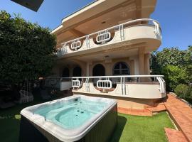 Villa Royale Krk，位于克尔克的酒店