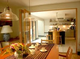 Modernised seven bedroom country house and garden with hot tub
