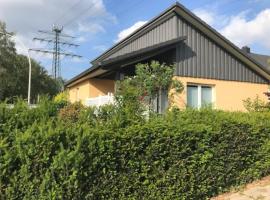 Casa Nella - Komfortables Einzelhaus mit Garten，位于Halstenbek的酒店