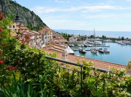 Portopiccolo Apartments with Garden and Beach included，位于Portopiccolo Sistiana的酒店