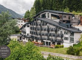 Arpuria l hidden luxury mountain home - ADULTS FRIENDLY，位于圣安东阿尔贝格的酒店