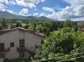 CASA MARIA Castel del Piano appartamento vista montagna in zona centrale，位于皮亚诺堡的公寓