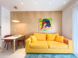 Homevision - Central & Quiet Design Condo