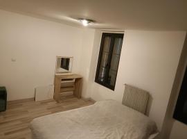 Tarwa N'Kweryet，位于Varennes-sur-Seine的酒店