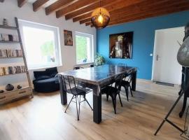 Charmante maison de campagne avec jardin，位于Annezin的酒店