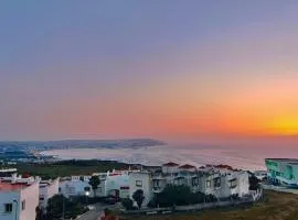 Magnifique Appartement de Luxe à Tanger avec Vue sur la Mer et Accès Piscine