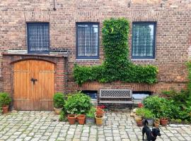 Kanciapa Sherlocka - Sherlock's Hut，位于古宾的酒店