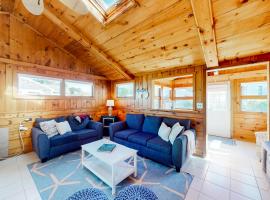 Glendon Beach Getaway，位于丹尼斯的酒店