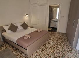 Townhouse in the heart of Rabat sleeps 8，位于拉巴特的乡村别墅