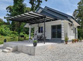 Homestay Tepi Sungai Perak，位于瓜拉江沙的乡村别墅