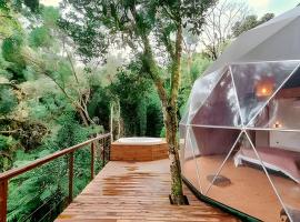 domo geodesico，位于乌鲁比西的豪华帐篷