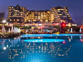 Limak Lara Deluxe Hotel & Resort Antalya，位于拉瑞拉勒/昆都安塔利亚购物中心附近的酒店