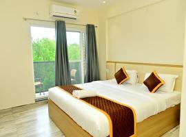 HOMETOWN Sharu's Inn A Luxury Hotel，位于奇克马格尔的酒店