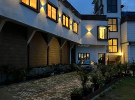 Konwar Inn & Suites，位于Golāghāt的酒店