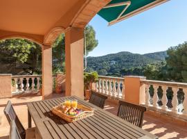 Villa con piscina privada en Begur，位于巴古尔的酒店