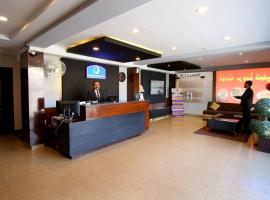 Premier Inn Express Gulberg Lahore，位于拉合尔阿拉马·伊克巴勒国际机场 - LHE附近的酒店