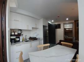 Modern 1Bedroom Condo,with heated Roofdeck pool by Mist and Pine，位于碧瑶的酒店