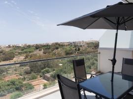 Stunning 3BR home in Gozo with access to pool by 360 Estates，位于沙拉的酒店