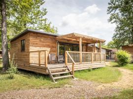 Huttopia Lac de l'Uby - Gers，位于Cazaubon的酒店