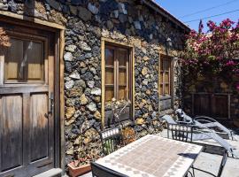 Charming Rustic House El Pinar & Wifi，位于El Pinar del Hierro的酒店