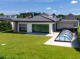 Villa Mit Pool In Stegersbach，位于Neudauberg的酒店
