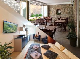 Restaurant & Apartments Getaway Pri Kobalu，位于维帕瓦的酒店