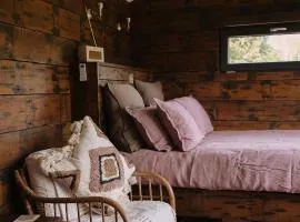 The Piggery - luxe hut retreat