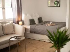 HUGOS Studio Apartment