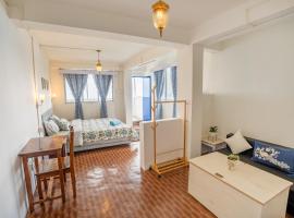 Monratino The snow roost- 10 mins walking distance from mall road- Attached balcony with Kanchenjunga Mountain View-Kitchen available，位于大吉岭的酒店
